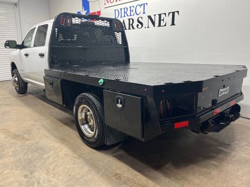 Used 2022 RAM 3500 Tradesman w/ Chrome Appearance Group AWD/4WD image 8