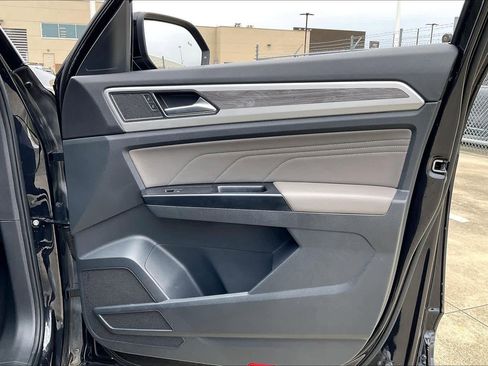 Used 2021 Volkswagen Atlas Cross Sport SE image 20