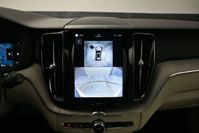 Used 2024 Volvo XC60 B5 Plus w/ Protection Package Premier AWD/4WD image 21
