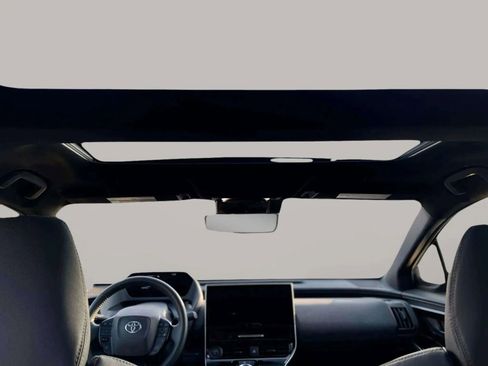 Used 2023 Toyota bZ4X FWD image 8