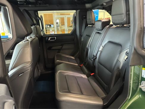 Used 2025 Ford Bronco Outer Banks AWD/4WD image 32
