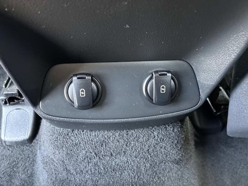 Used 2020 Hyundai Santa Fe SEL AWD/4WD image 16