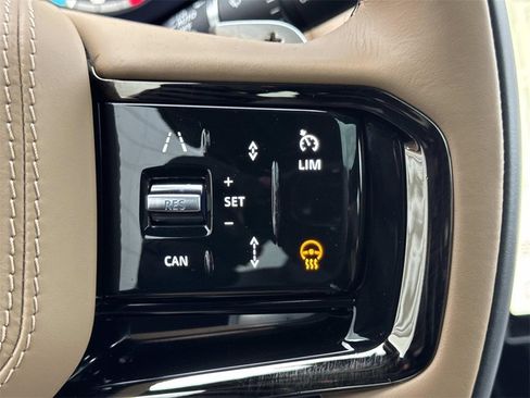 Used 2023 Land Rover Range Rover Sport SE Dynamic image 25