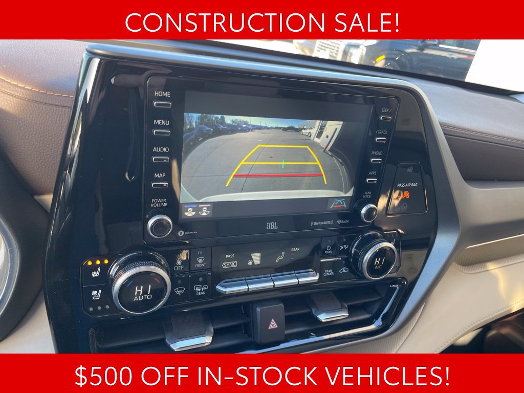 Used 2020 Toyota Highlander Limited FWD image 29