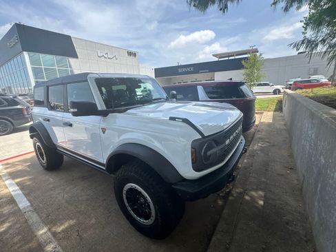 Used 2023 Ford Bronco Badlands AWD/4WD image 2