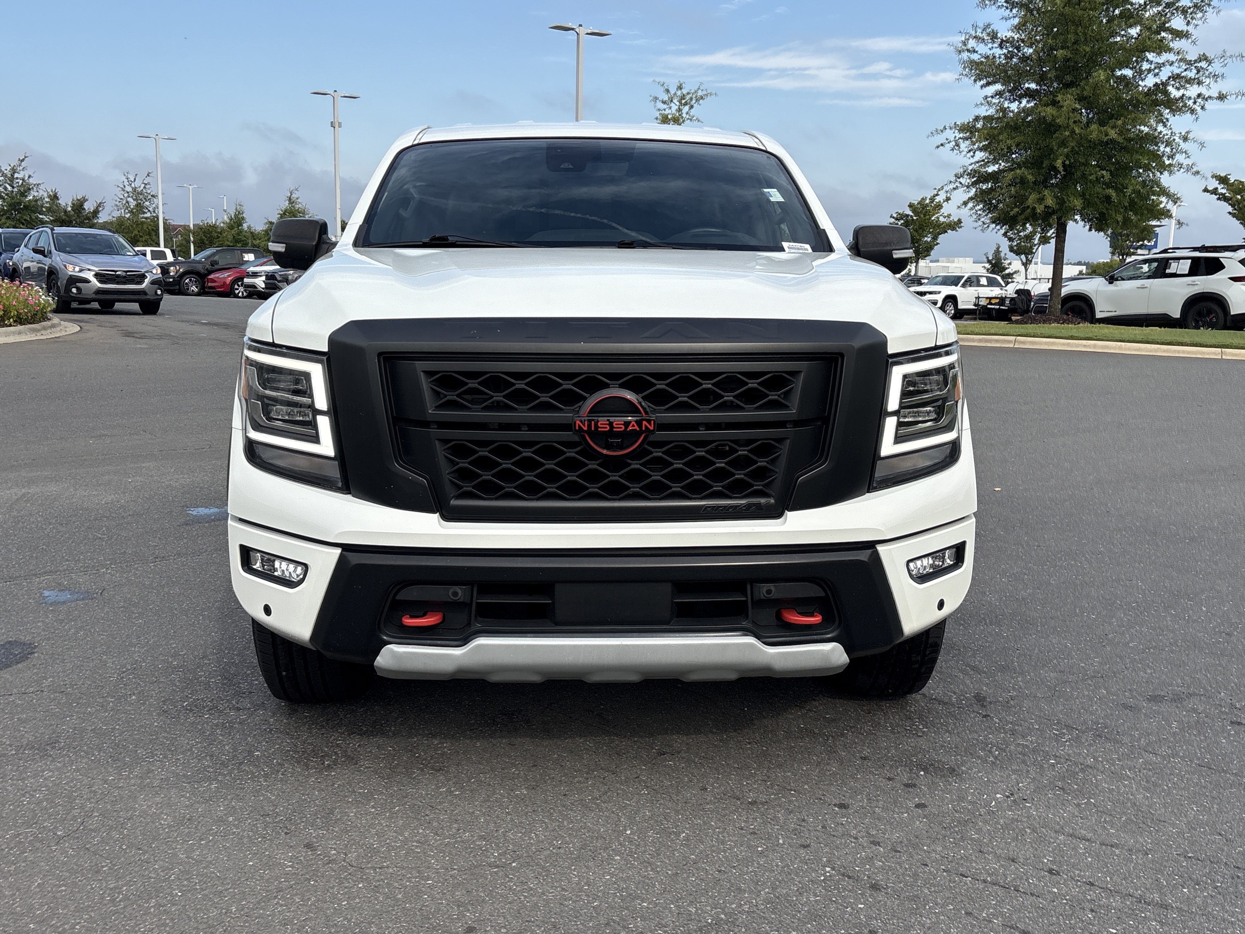 Used 2023 Nissan Titan PRO-4X w/ Pro-4x Convenience Package AWD/4WD image 3