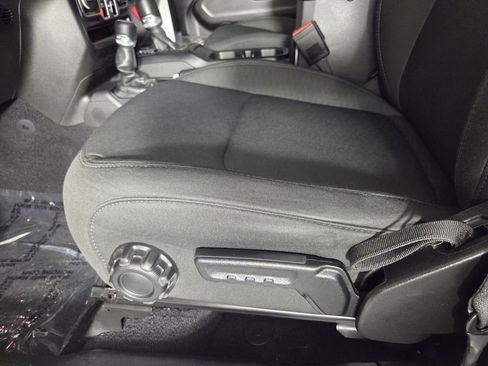 Used 2021 Jeep Wrangler Unlimited Sport AWD/4WD image 14