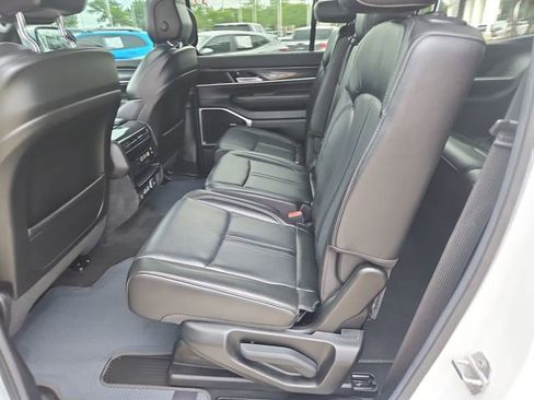Used 2022 Jeep Wagoneer Series I w/ Premium Group I AWD/4WD image 26