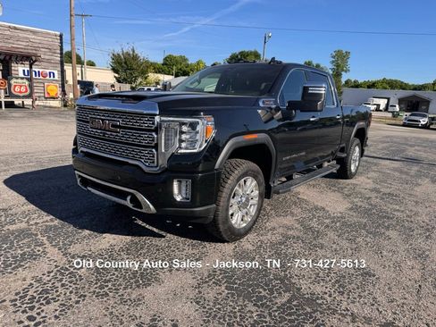 Used 2022 GMC Sierra 2500 Denali w/ Denali Ultimate Package AWD/4WD image 2
