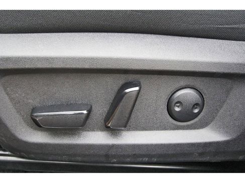 Used 2023 Nissan Rogue SV AWD/4WD image 25
