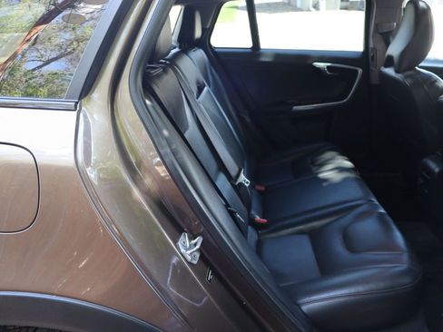 Used 2015 Volvo V60 T5 Cross Country w/ Protection Package AWD/4WD image 21