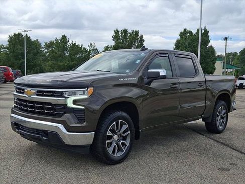 Used 2023 Chevrolet Silverado 1500 LT AWD/4WD image 4