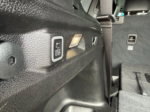 Used 2023 Jeep Grand Cherokee L Laredo image 32