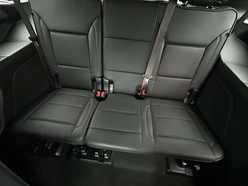 Used 2025 GMC Yukon Denali image 12