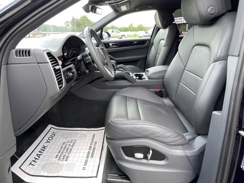 Used 2019 Porsche Cayenne AWD/4WD image 15