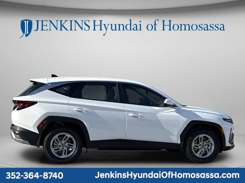 New 2026 Hyundai Tucson SE FWD image 2