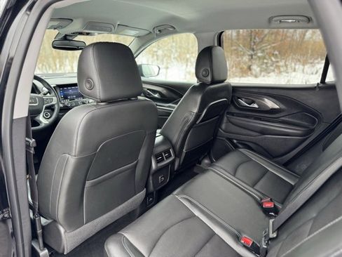 Used 2023 GMC Terrain SLT image 12