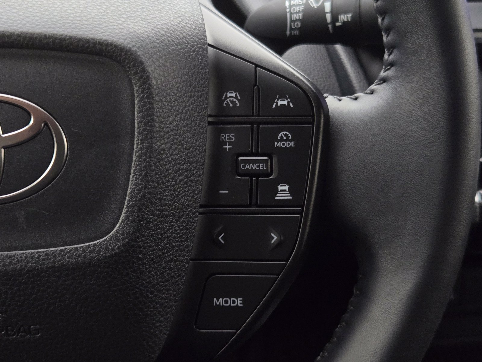 Certified 2025 Toyota Prius LE FWD image 19