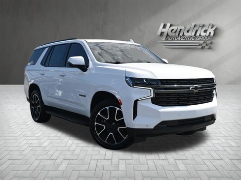 Used 2022 Chevrolet Tahoe RST w/ Luxury Package AWD/4WD image 2