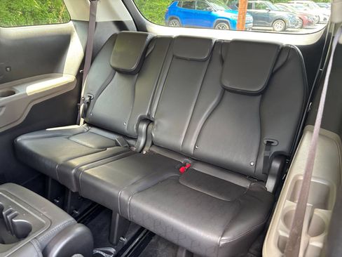 Used 2026 Kia Carnival FWD image 24