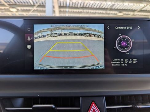 Used 2025 Kia Seltos S image 16