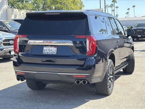 Used 2022 GMC Yukon XL AT4 w/ AT4 Premium Package AWD/4WD image 5