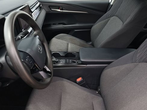 Used 2025 Toyota Camry LE FWD image 15