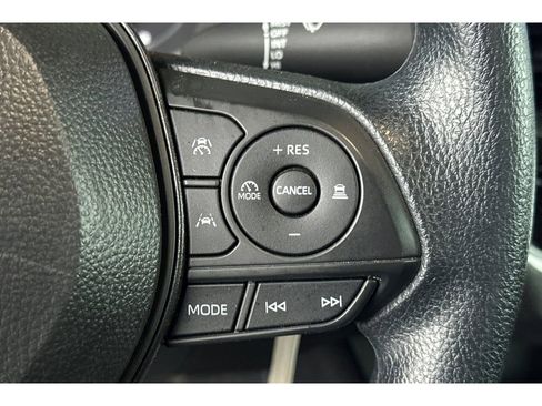 Used 2025 Toyota Corolla LE image 26