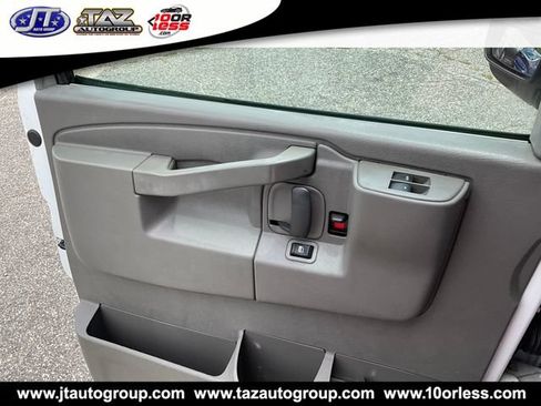 Used 2016 Chevrolet Express 2500 RWD image 11