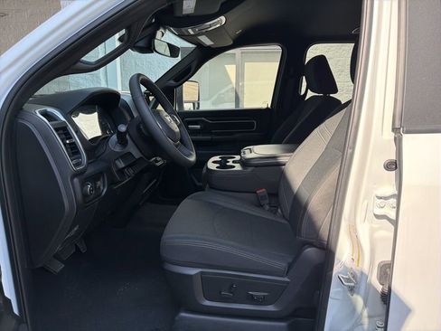 Used 2025 RAM 2500 Big Horn AWD/4WD image 10