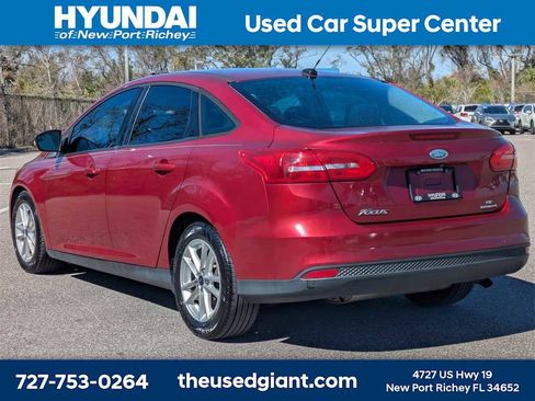 Used 2016 Ford Focus SE image 3