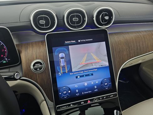 Certified 2025 Mercedes-Benz GLC 300 4MATIC w/ Driver Assistance Package image 36