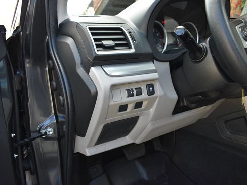 Used 2018 Subaru Forester 2.5i Premium w/ All-Weather Package image 18