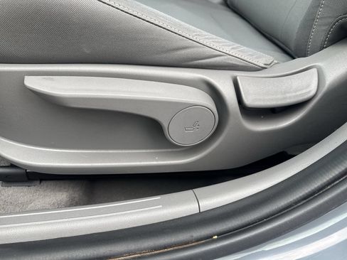 Used 2023 Hyundai Elantra SEL w/ Cargo Package FWD image 5