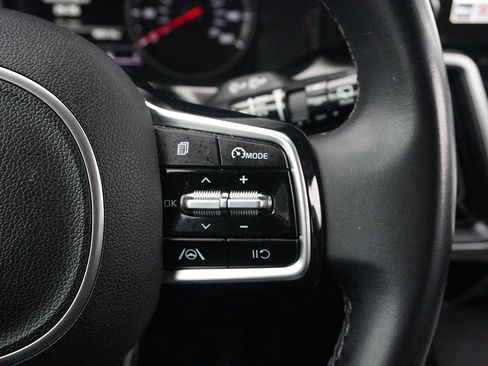 Used 2022 Kia Sorento S image 42