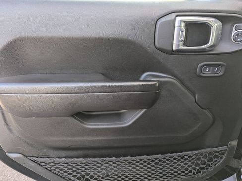 Used 2023 Jeep Gladiator Sport image 23