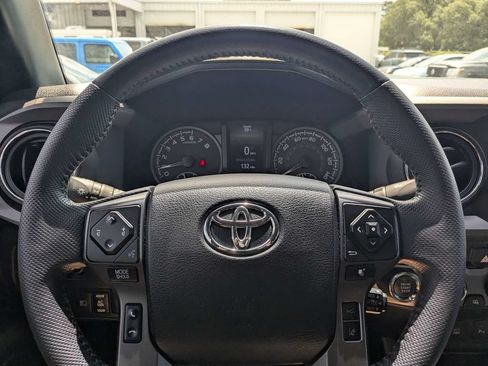 Used 2022 Toyota Tacoma TRD Sport w/ Technology Package AWD/4WD image 19