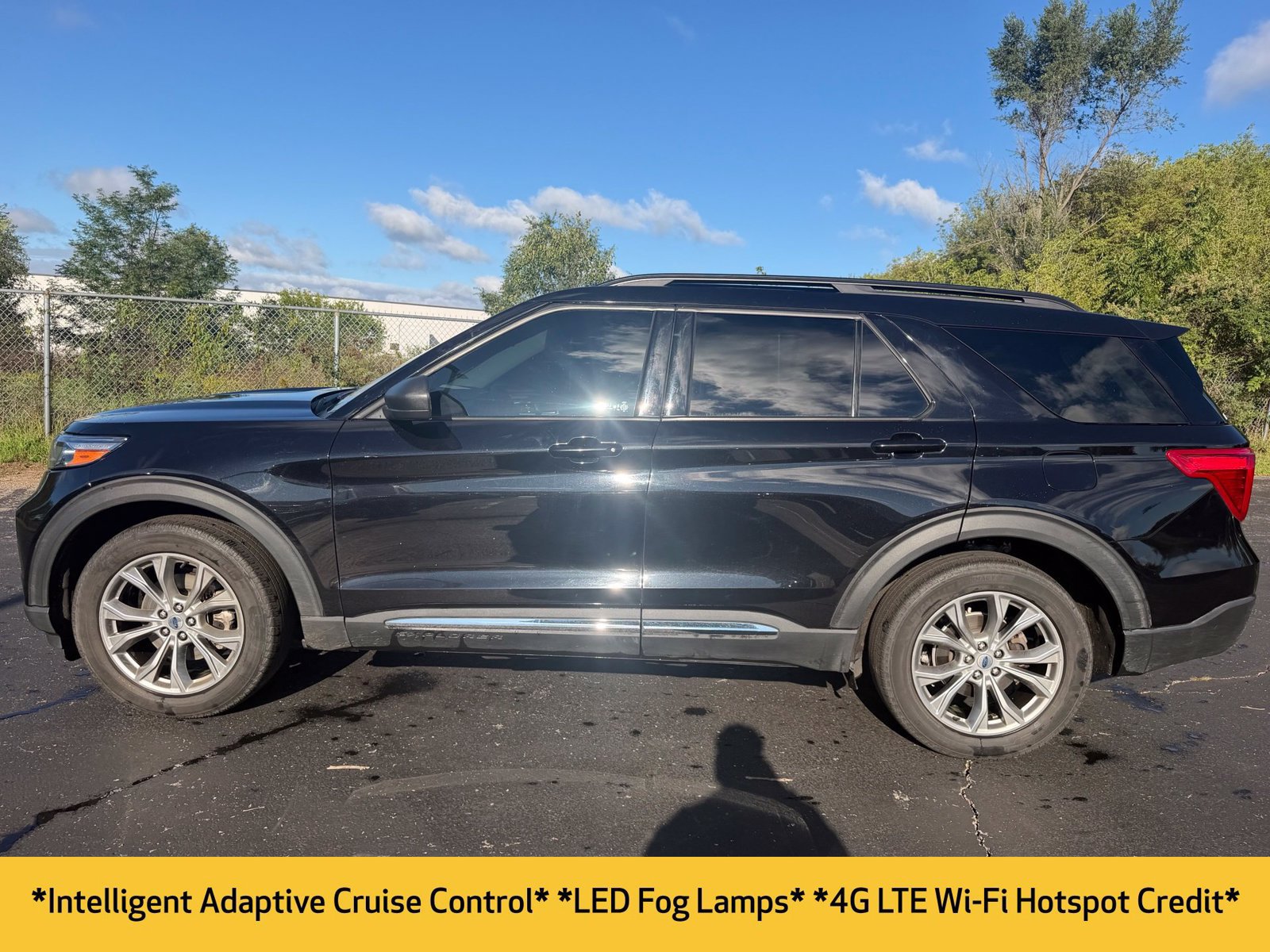 Used 2023 Ford Explorer XLT w/ Equipment Group 202A AWD/4WD image 11