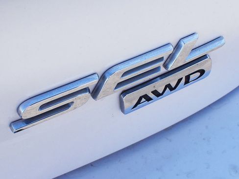 Used 2018 Ford Edge SEL w/ Equipment Group 201A image 8