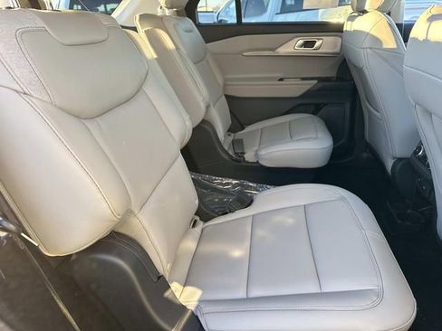 New 2026 Ford Explorer Active w/ Active Comfort Package image 11