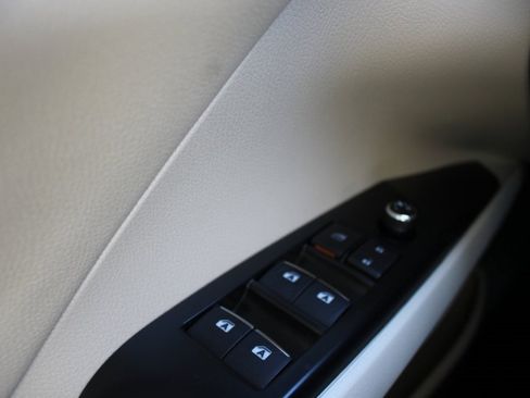 Used 2019 Toyota Camry XLE image 13