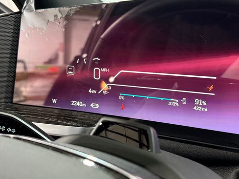 New 2025 Cadillac Escalade IQ Luxury 1 w/ Smart Trailering package image 25