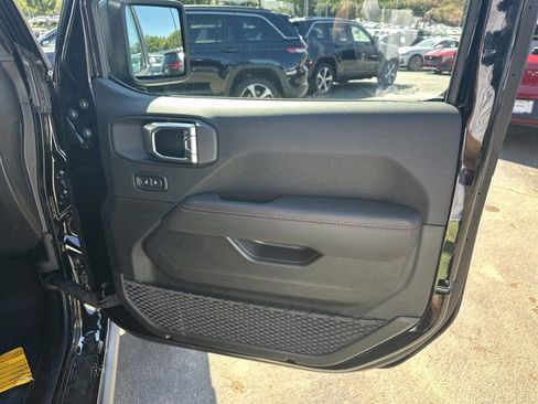 New 2025 Jeep Wrangler Unlimited Rubicon w/ XTREMEE 35" Tire Package image 14