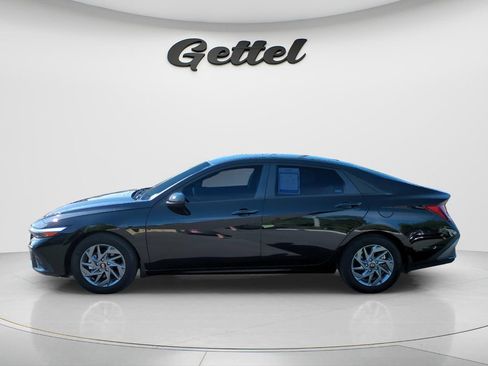 Certified 2024 Hyundai Elantra SEL FWD image 7