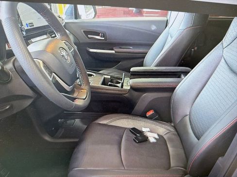 Used 2025 Toyota Sienna XSE FWD image 10