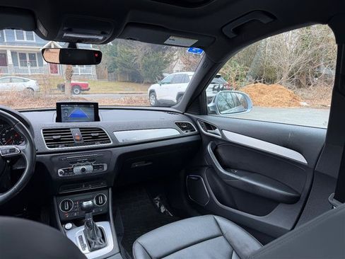 Used 2018 Audi Q3 2.0T Premium Plus w/ Premium Plus Package AWD/4WD image 31