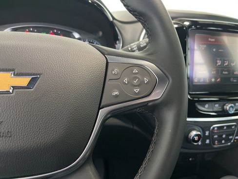 Used 2023 Chevrolet Traverse LT AWD/4WD image 7
