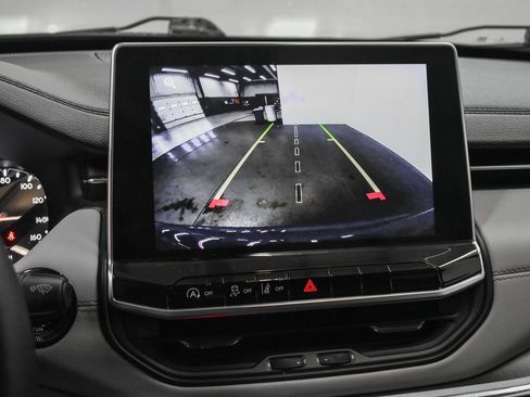 Used 2022 Jeep Compass Limited image 15