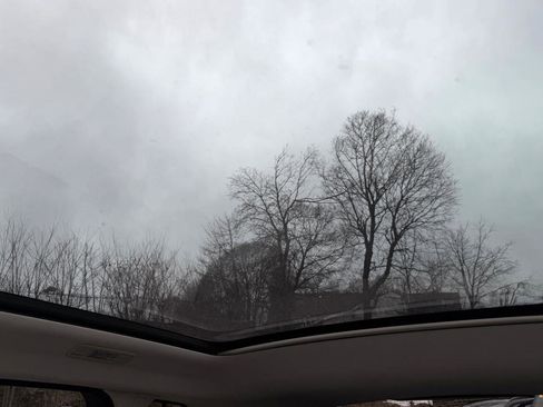 Used 2015 Land Rover Range Rover Evoque Prestige image 27