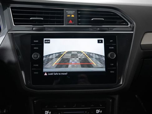 Used 2023 Volkswagen Tiguan SE image 36